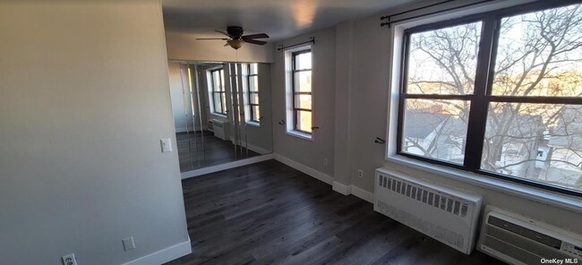 Building Photo - 1725 Edison Ave