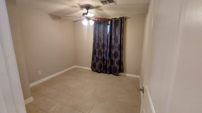 Building Photo - 1812 N 68th Dr