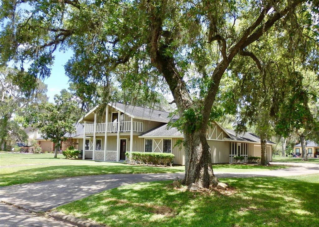 Foto principal - 2109 Riverside Dr