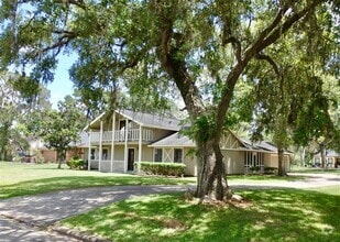 Building Photo - 2109 Riverside Dr
