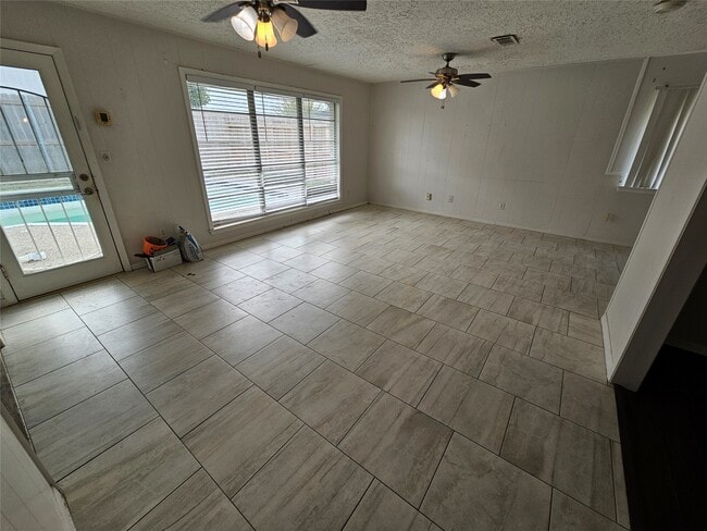 Building Photo - 5526 Whispering Creek Way