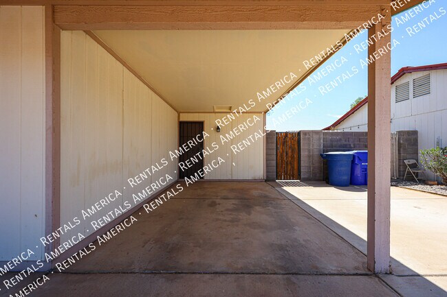 Foto del edificio - 719 W Palomino Dr