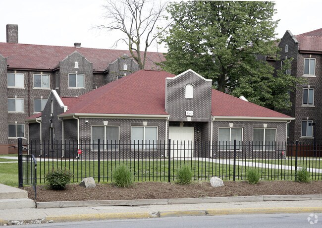Brownstone Apartments Indianapolis In Building Photo Brownstone Apartments