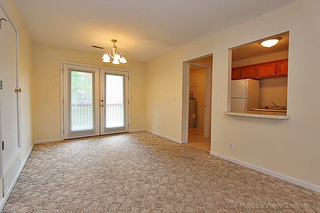 Building Photo - 2831 Hemlock Ct