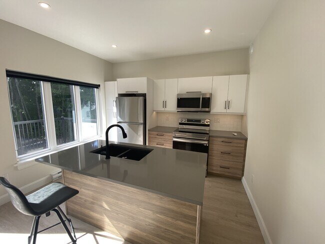 Photo du bâtiment - 180 Hillsborough Rd
