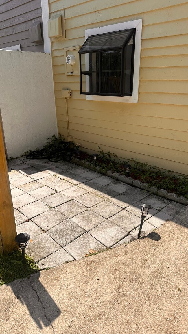 Building Photo - 4017 SW 20th Ln