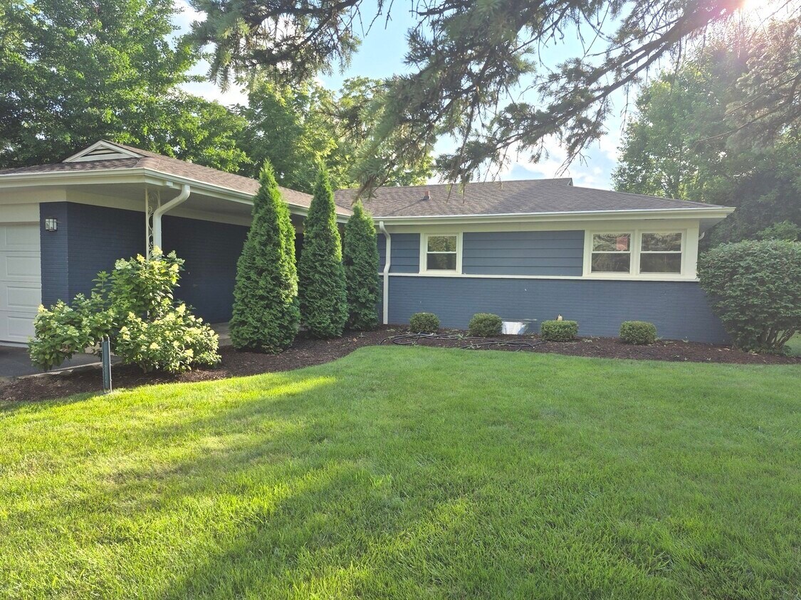 Primary Photo - 1508 Evergreen Terrace