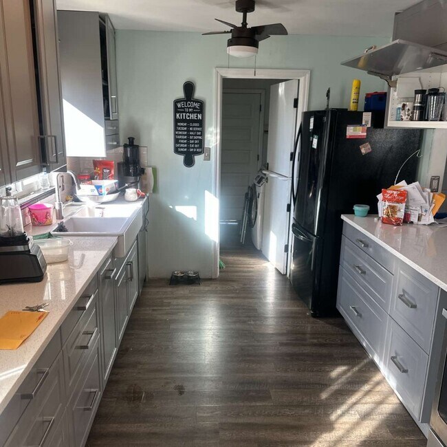 Foto del edificio - 1325 S Utica St