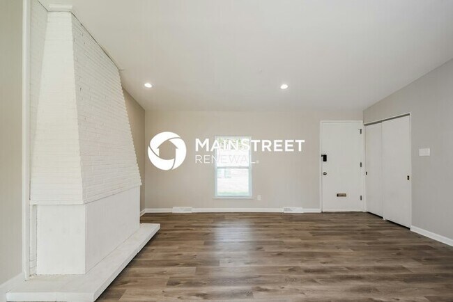 Foto del edificio - 3 Bedroom Pet-Friendly Home in St. Louis, MO with Main Street Renewal