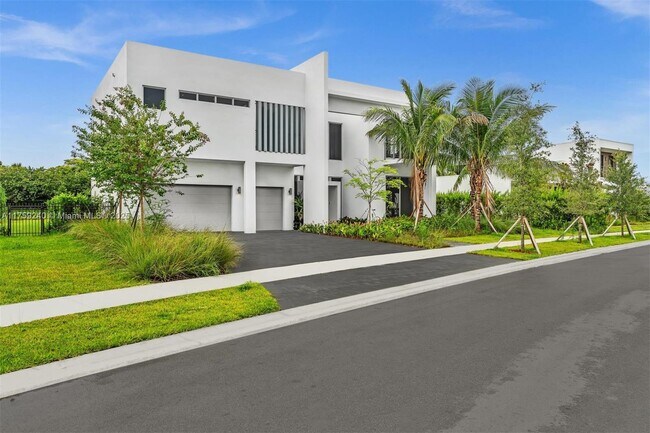 Building Photo - 16644 Botaniko Dr N