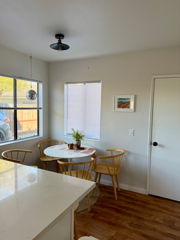 Foto del edificio - 310 W Simpson St