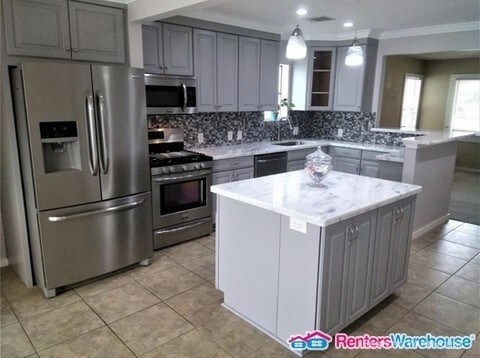 Building Photo - 344 Hoffman St