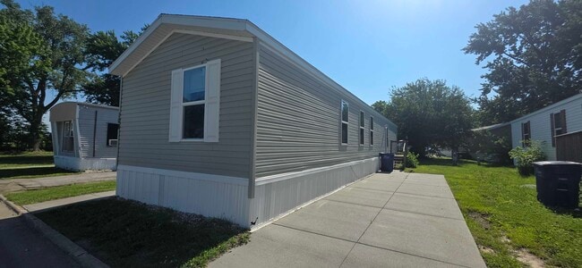 Building Photo - 3510 N 9th St