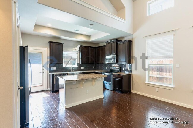 Foto del edificio - 16121 Remington Reserve Way