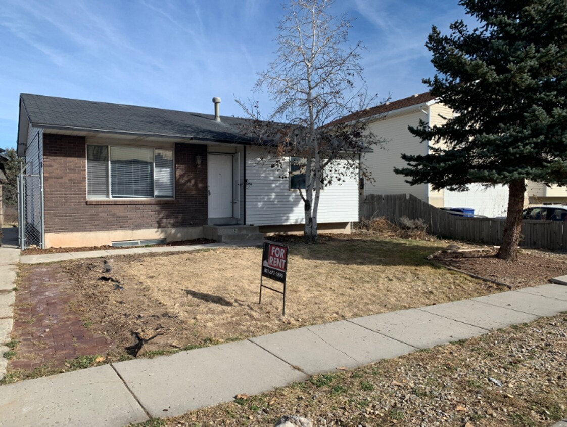 5 Bed, 2 Bath Home in Kearns! House Rental in Salt Lake City, UT