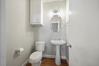 Building Photo - 650 Westcross St