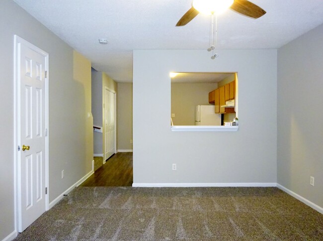 Building Photo - End Unit Townhome with Easy Base Acess!