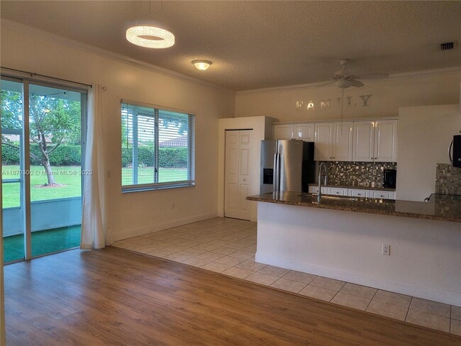 Foto del edificio - 440 SE 25th Dr