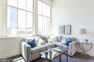 Building Photo - 2121 41 Market Street Unit 713
