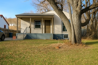 Building Photo - 1214 Cooper Ave