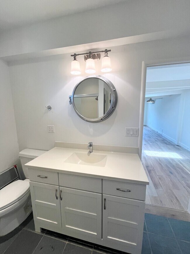 Building Photo - Waterfront Cottage in San Rafael! Utilitie...