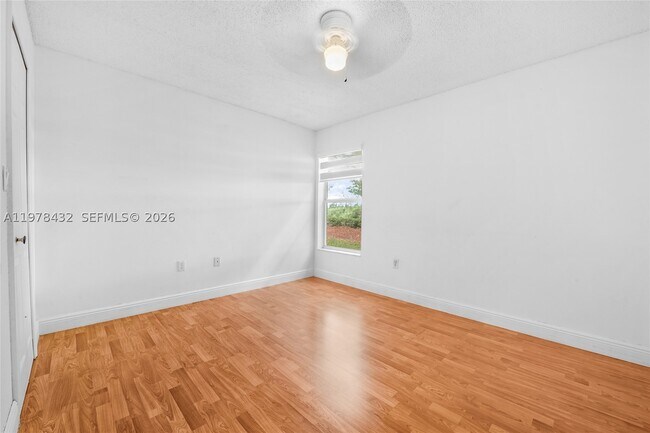 Building Photo - 2020 SE 5th Pl