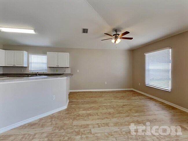 Foto del edificio - 2707 95th St E