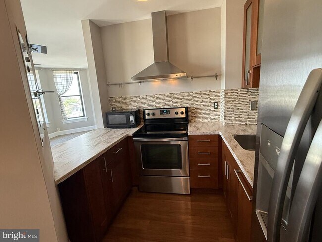 Building Photo - 1325 13th St NW