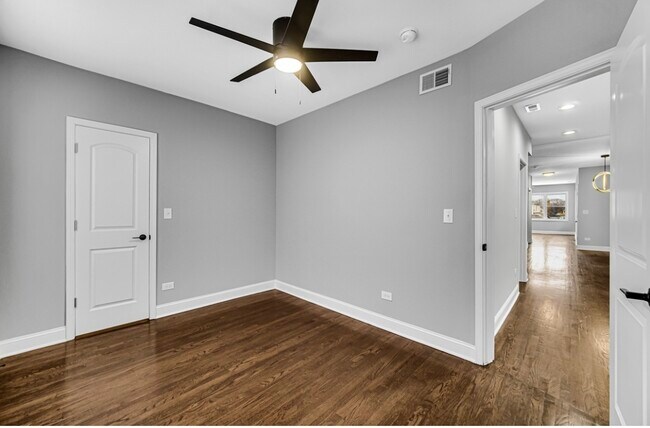 Building Photo - 8332 S May St