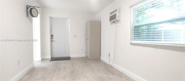 Foto del edificio - 259 NE 56th St