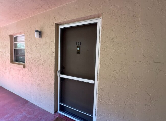 Building Photo - 3700 S Osprey Ave