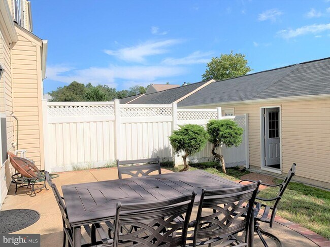 Foto del edificio - 43559 Mink Meadows St