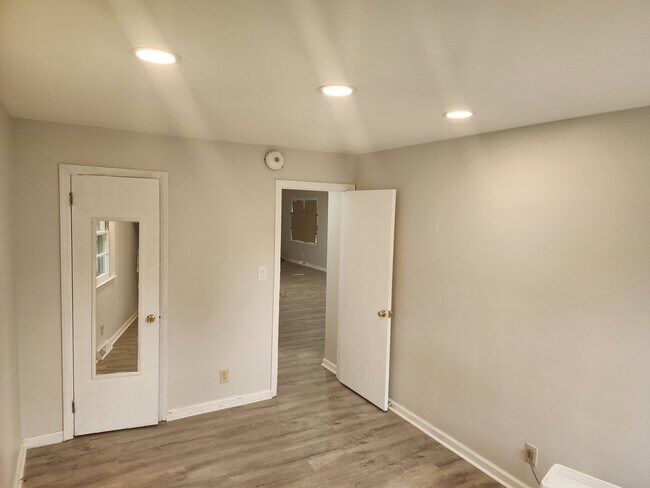 Building Photo - 726 Arlington Rd