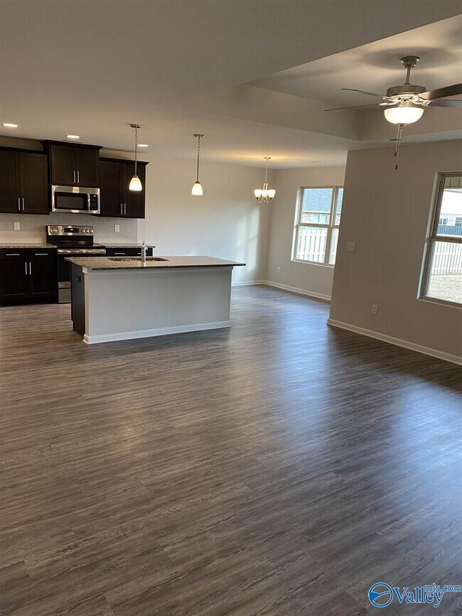 Foto del edificio - 7446 Chaco Street SE