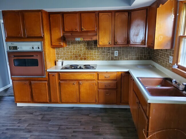 Foto del edificio - 110 W Summitville St
