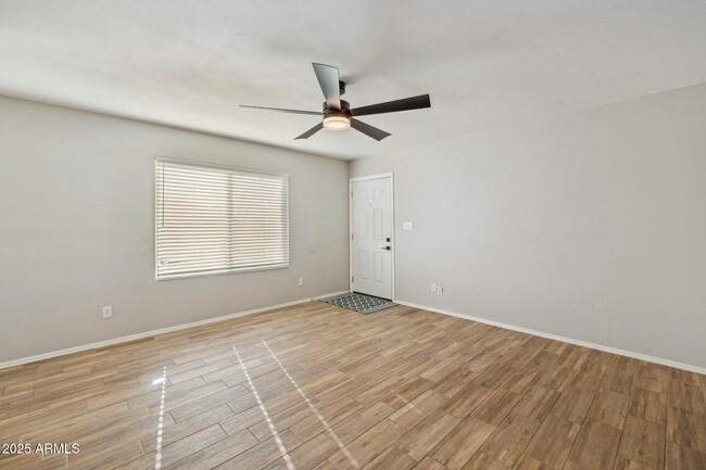 Building Photo - 1540 E El Parque Dr