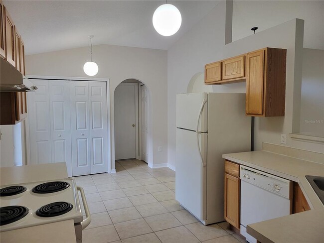 Building Photo - 2230 Tealwood Circle