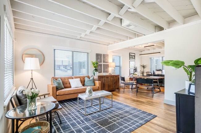 Kiwi Goji - Kiwi Goji Townhomes