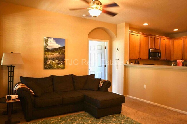 Foto del edificio - 9042 E 24th Pl