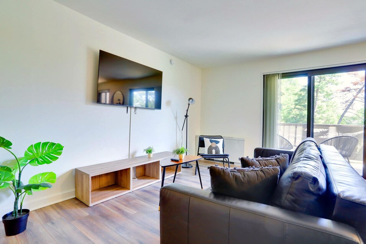 Foto principal - 2525 10th St N
