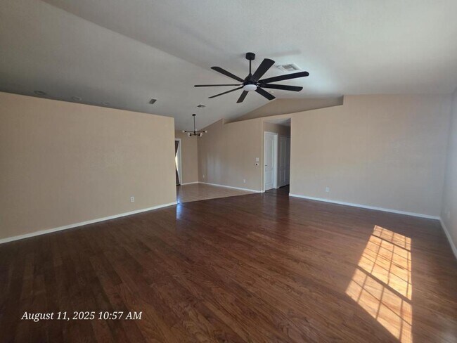 Building Photo - 1801 Chicago Ave