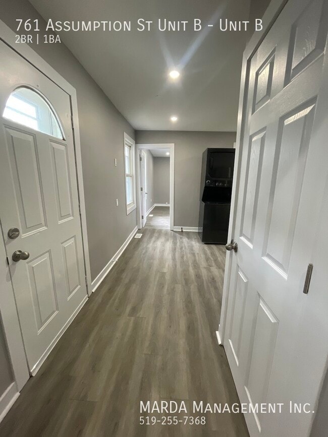 Building Photo - NEWLY RENOVATED 2 BED / 1 BATH UNIT ON ASSUMPTION + HYDRO & GAS!