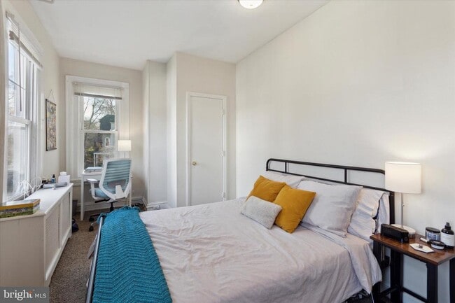 Foto del edificio - 118 Walnut Ave