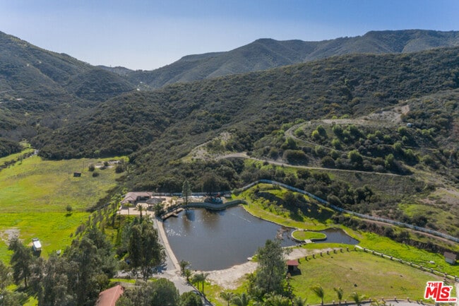 Foto del edificio - 42880 Brown Rd