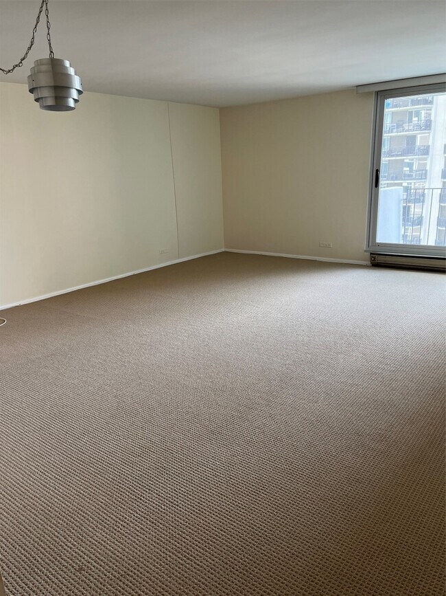 Foto del edificio - 6033 N Sheridan Rd