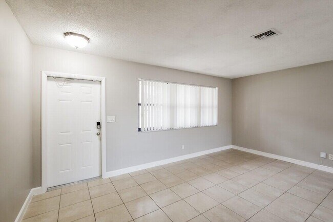 Building Photo - 141 NW 76th Terrace