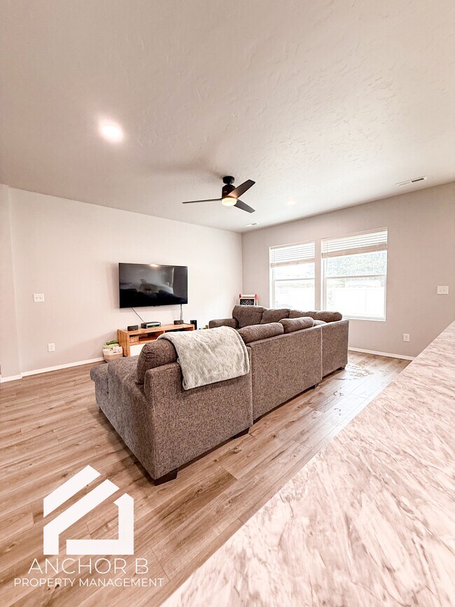 Foto del edificio - 943 E 18th N St