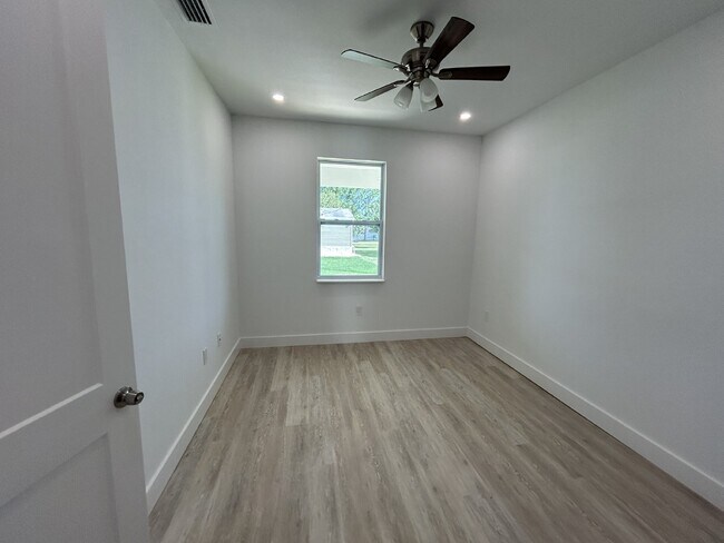 Foto del edificio - 4796 Duncan Rd