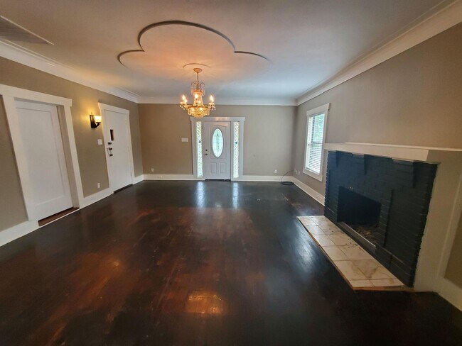 Foto del edificio - 1609 W Magnolia Ave