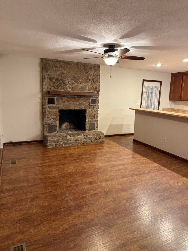 Building Photo - 236 Pine Knot Rd